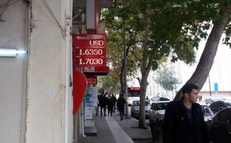 “Qara bazar”da dolların qiyməti