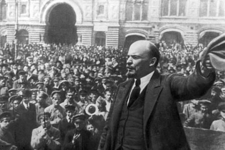 Yoldaş Zyuqanov SSRİ-nin bərpası uğrunda mübarizəyə başladı Yoldaş Zyuqanov SSRİ-nin bərpası uğrunda mübarizəyə başladı