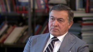 “Heç özümü maliyyələşdirə bilmirəm, Trampa verməyə pulum var?” “Heç özümü maliyyələşdirə bilmirəm, Trampa verməyə pulum var?”