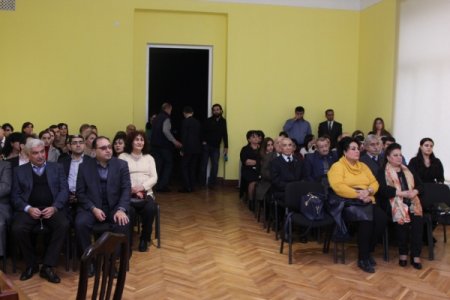 Əməkdar artist Teyyub Aslanovun “Aman təklik əlindən” diskinin təqdimatı keçirilmişdir