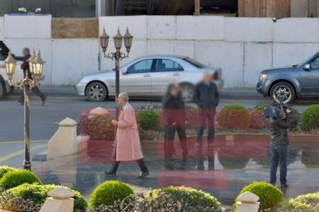 Erməni yazıçısı Xocalı abidəsini ziyarət edib