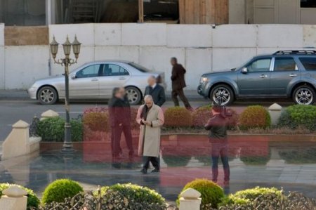 Erməni yazıçısı Xocalı abidəsini ziyarət edib
