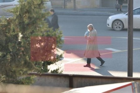 Erməni yazıçısı Xocalı abidəsini ziyarət edib