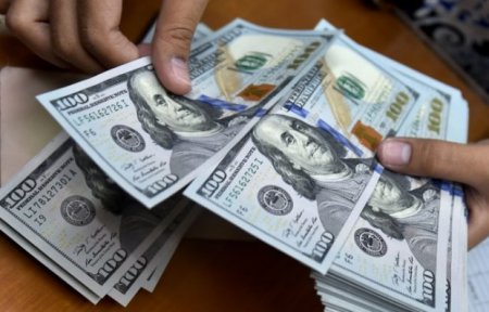 Mərkəzi Bank manatın aqibətini açıqladı, yeni devalvasiya təhlükəsinə şərh vermədi