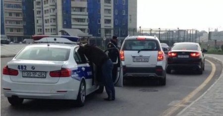 Yol polisi sürücünü cərimə etmək üçün özü qaydaları pozdu