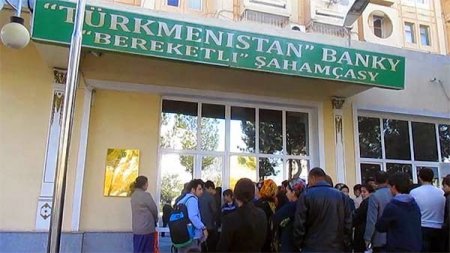 Dollar 8 manata qalxdı, mağazalarda ərzaq tapılmır, hakimiyyət isə...