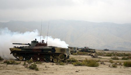 Təlimlərdə döyüş atışları yerinə yetirilib