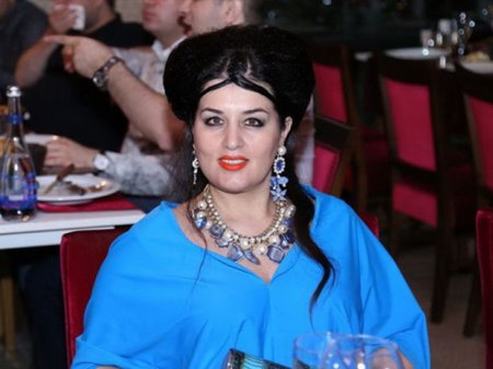 Elza Seyidcahanın növbəti qeyri-adi ifası tənqid olundu