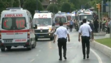 İstanbulda Rusiya konsulluğunun binası qarşısında atışma