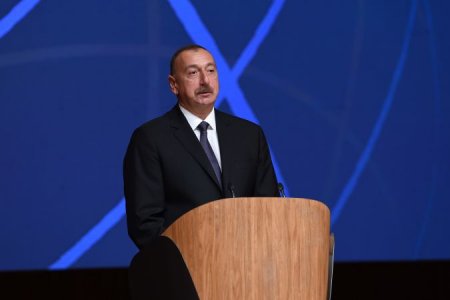 Bolqarıstanlı jurnalist İlham Əliyevdən “Bakıda gördüyü çoxlu boş binalar” haqda soruşdu