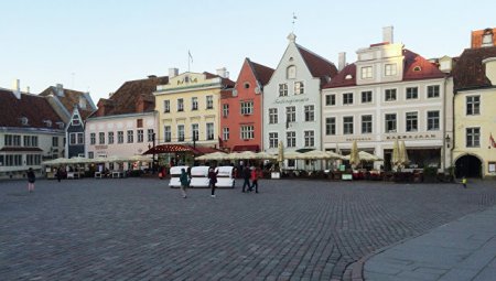 Estoniya hökuməti rus dilində təhsilə icazə verdi