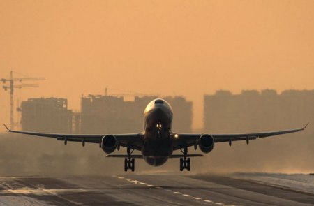 Moskvadan uçan təyyarə erməninin qalmaqalına görə Kanadada eniş edib