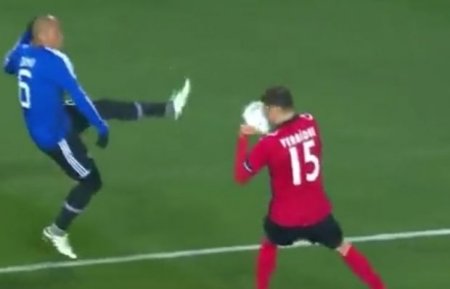 Azərbaycan çempionatında hakimdən şübhəli penalti qərarı