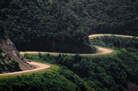 Xəzərin sahilində dünyanın ən gözəl yolu