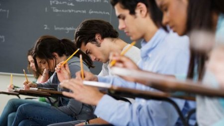 Bakıda universitet tələbəsi həyatına son qoydu
