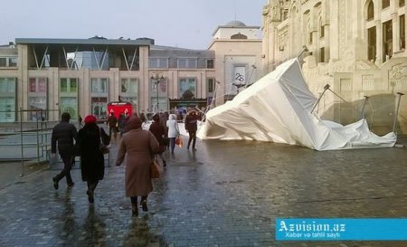 Külək Bakıda bayram çadırını uçurtdu
