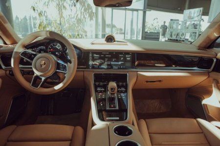 Tam yeni “Porsche Panamera” artıq Azərbaycanda