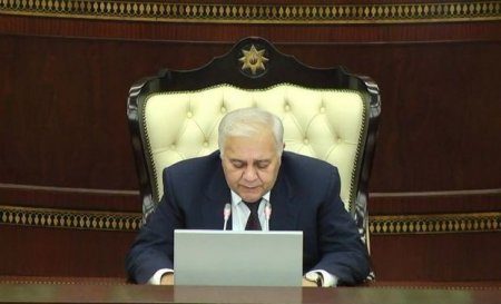 Oqtay Əsədov: Bu artım heç deputatın işıq puluna çatmayacaq