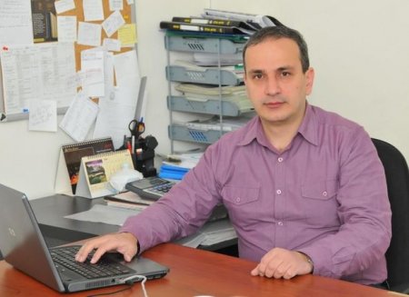 Samir Əliyev manatın taleyi ilə bağlı proqnoz verdi