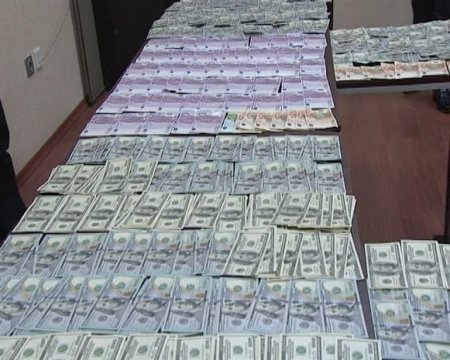 Bakıda qanunsuz valyuta mübadiləsi aparan şəxslər tutulub