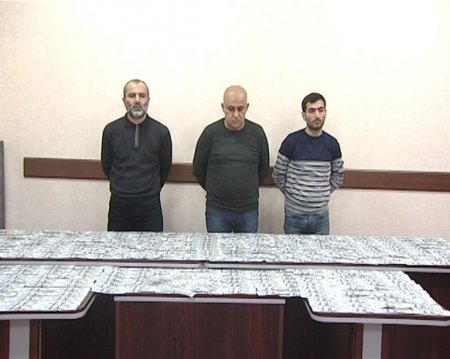 DİN qanunsuz dollar satanlara qarşı “müharibə” elan etdi
