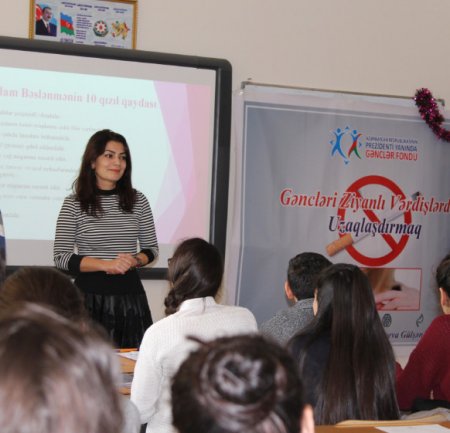 Gəncləri zərərli vərdişlərdən uzaqlaşdırmağın yolları müzakirə olunub