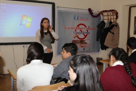 Gəncləri zərərli vərdişlərdən uzaqlaşdırmağın yolları müzakirə olunub