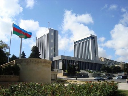 Nazirlər Kabineti: Deputatın Baş nazirə ünvanladığı sual başa düşülən deyil
