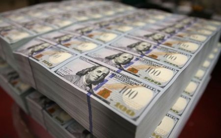 Azərbaycanda dolların məzənnəsi rekordu yenilədi