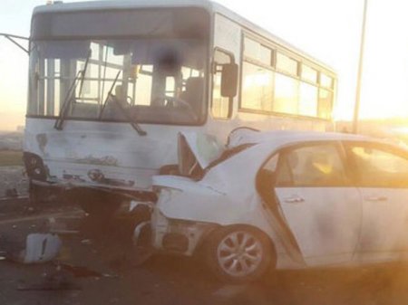 Bakıda sərnişin avtobusu qəza törədib: