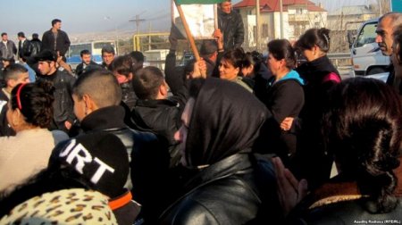 Biləsuvarda qarışıqlıq: 9 polis əməkdaşı xəsarət aldı