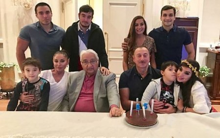 Birinci xanım İlham Əliyevi belə təbrik etdi