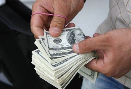 “Qara bazar”da dolların
