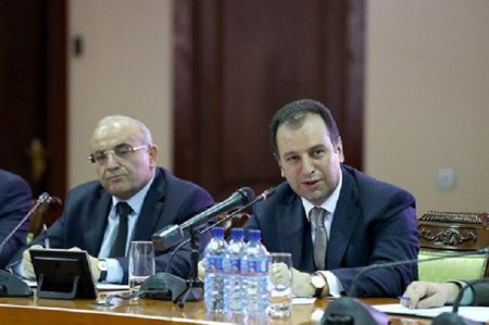Ermənistanın müdafiə naziri terrorçularla görüşdü