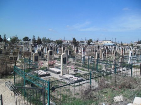 Qəbiristanlıqlarda öncədən yer götürmək qadağan olunacaq