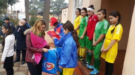 Qənirə Paşayeva Tovuzda istedadlı idmançı gənclərlə görüşüb
