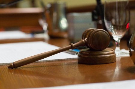 Bakıda iki şagirdinə təcavüz edən müəllimə hökm oxundu