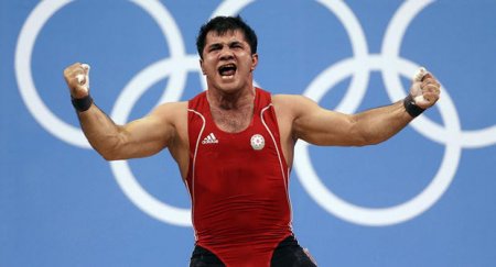 Azərbaycan ağırlıqqaldıranı Olimpiya medalından məhrum edilib