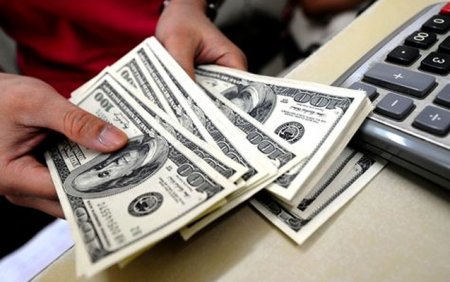 ABŞ dolları bütün dünyada möhkəmlənməkdə davam edəcək