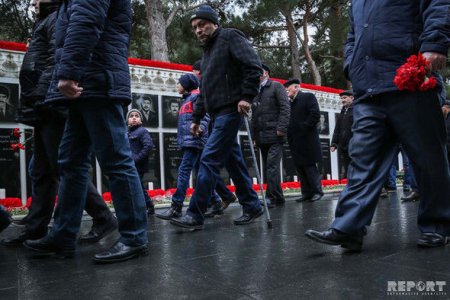 Azərbaycan xalqı 20 yanvar şəhidlərinin xatirəsini yad edir