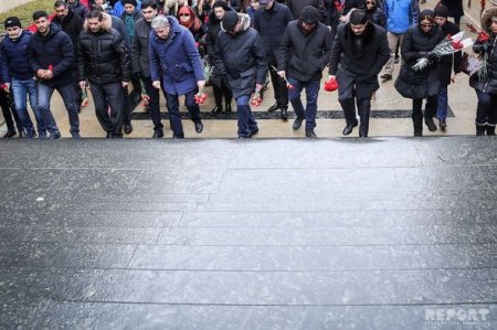 Azərbaycan xalqı 20 yanvar şəhidlərinin xatirəsini yad edir