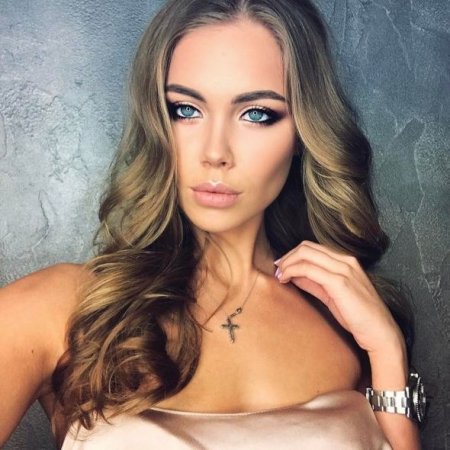 Azərbaycanlı milyarderin 17 yaşlı oğlu və onun model sevgilisi