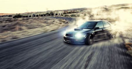 Bakıda drift: Avtomobil tozu dumana qatdı