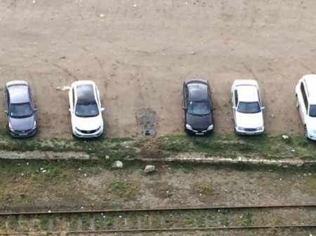 Bakıda nonsens! Boş əraziyə parkomat qoyuldu
