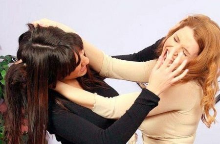 Şəmkirdə qadınlar arasında dava olub