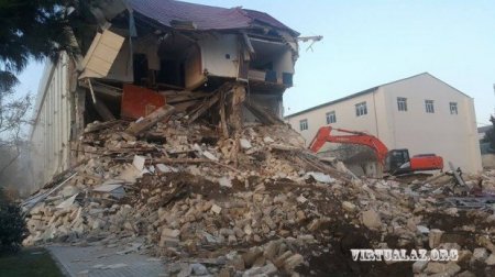 Nehrəmli oliqarx 10 milyona qane olmadı, başının üstünü buldozerlər aldı...