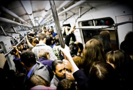 Bakı metrosunda tüstülənmə ilə bağlı