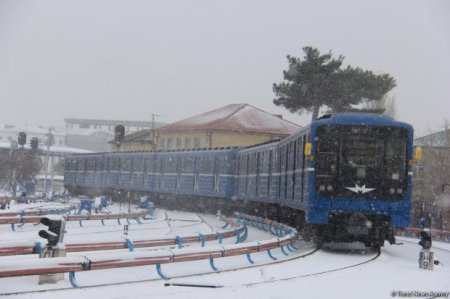 Bakıda metro stansiyalarının girişləri nəzarətə götürüldü