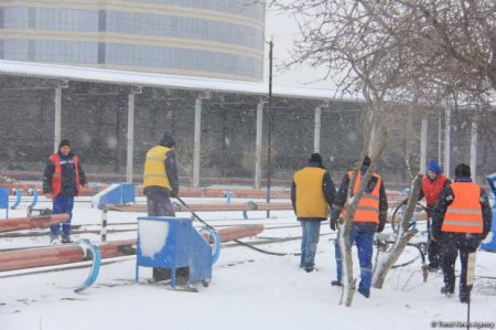 Bakıda metro stansiyalarının girişləri nəzarətə götürüldü
