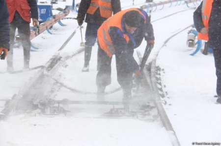 Bakıda metro stansiyalarının girişləri nəzarətə götürüldü